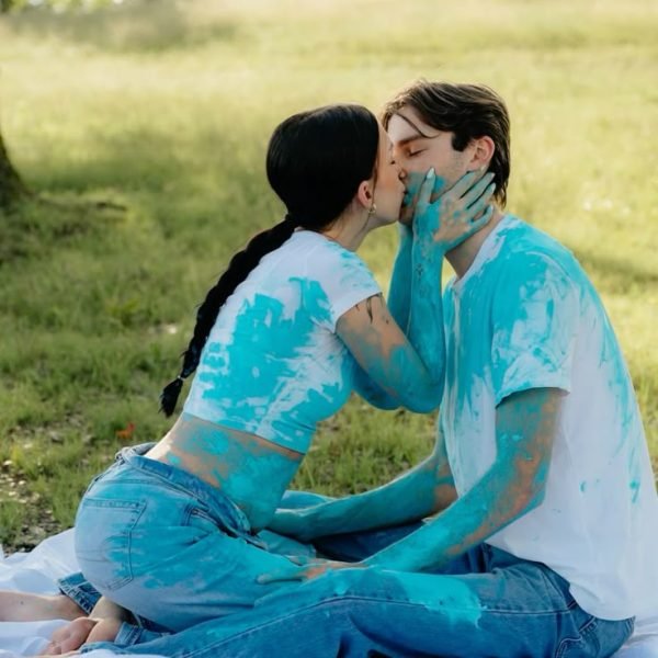 INTIMATE OUTDOOR GENDER REVEAL PHOTOSHOOT🩵📸🧺__ MACKINZYE ON FILM (2)