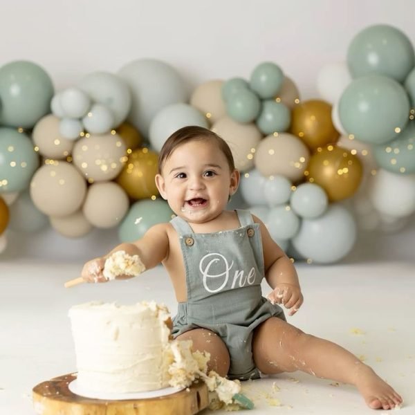 Sage and gold cakesmash