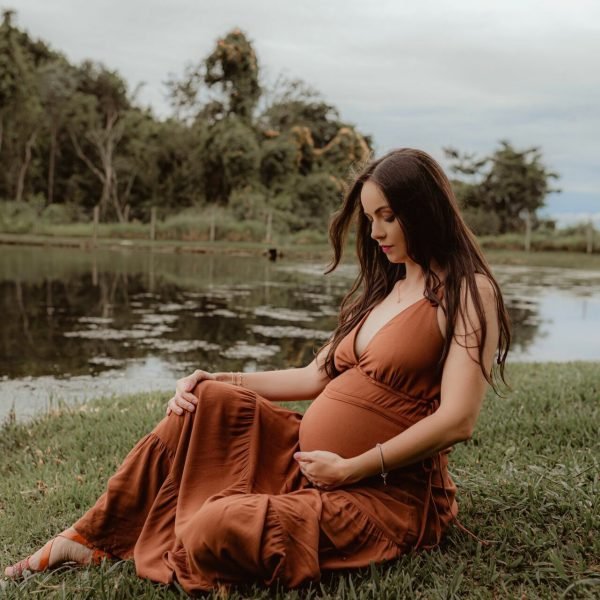 ensaio-fotograacutefico-de-gestante-no-campo-stephanie-kaacutessio-pedro-e-joatildeo-agrave-espera-de-tiago_o1gn8o25t11hdkh9d18kn1af61sv31n